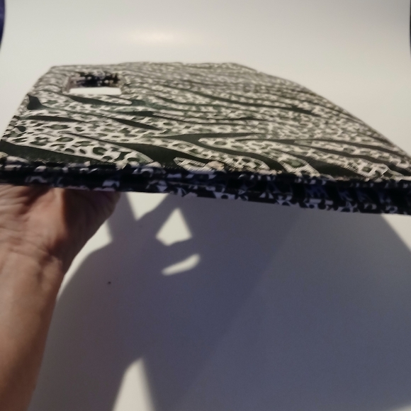 Zebra Print Clutch. Magnetic Snap Closures. - Picture 7 of 8